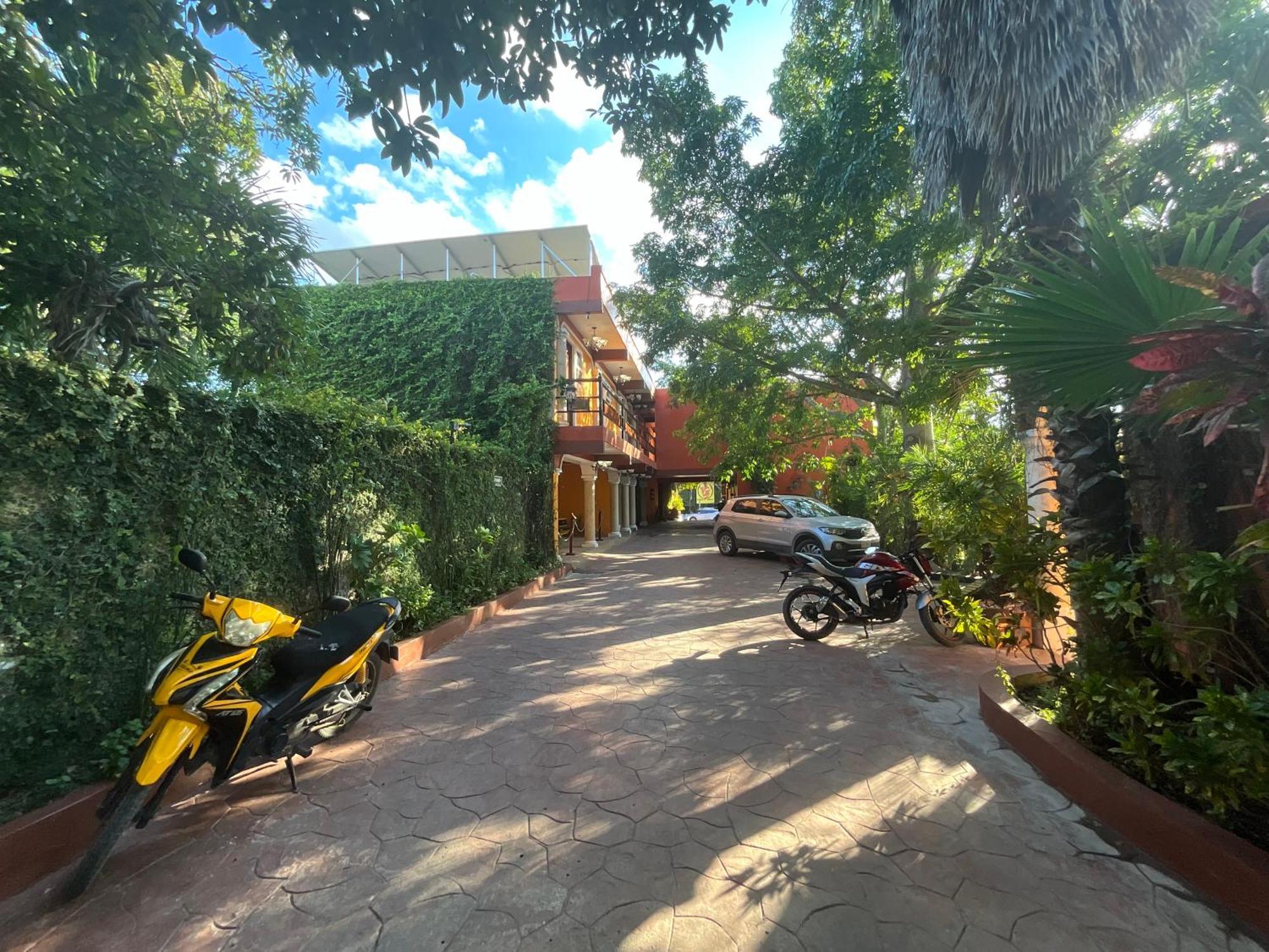 El Zaguan Colonial By Guruhotel バリャドリッド エクステリア 写真